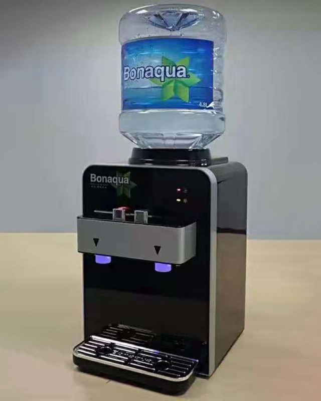 飲水機(jī)的機(jī)內(nèi)濾芯